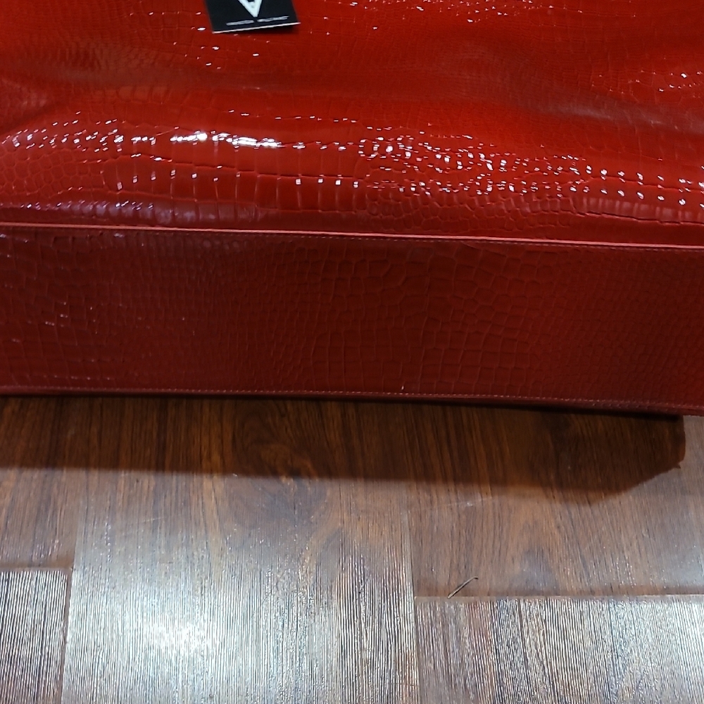 Vibrant Red Crocodile-Embossed Tote Bag - Picture 2 of 3